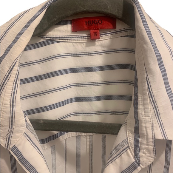Hugo Boss a symmetrical pin striped top size 36 - Picture 3 of 5